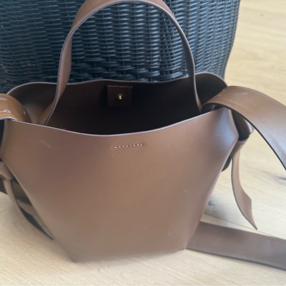 Acne Musubi Mini Bag Brown Small Crossbody. Pre-owned. - Picture 3 of 6